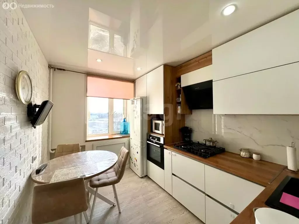 3-комнатная квартира: Курган, улица Василия Блюхера, 7 (62 м) - Фото 2