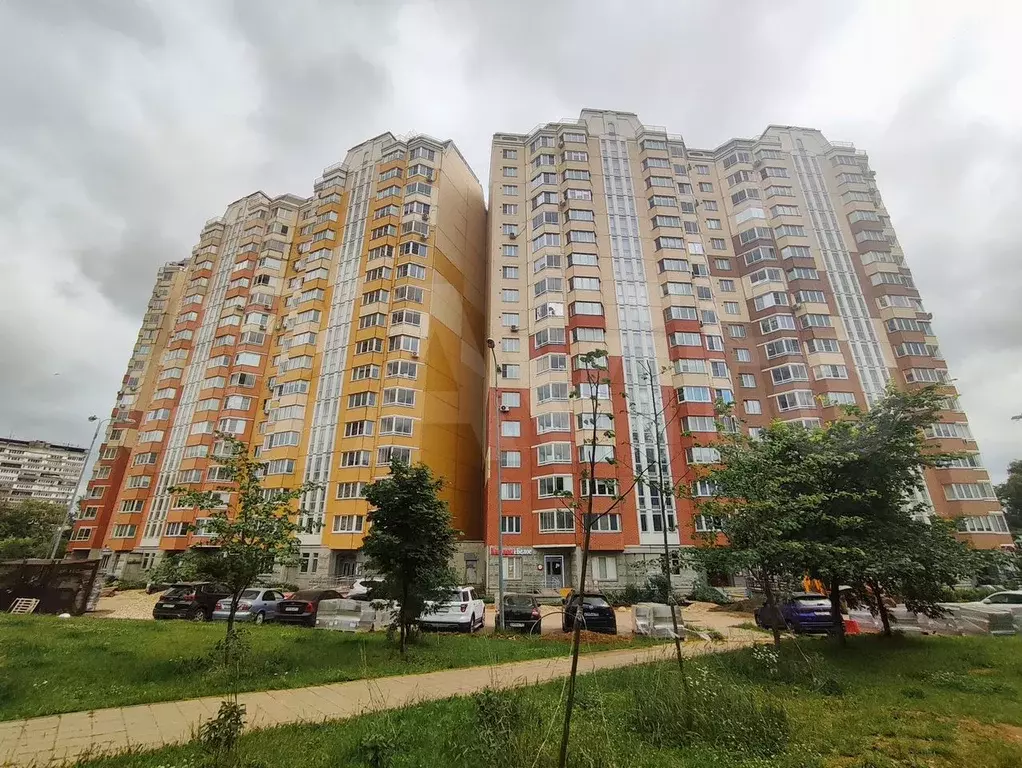 2-к. квартира, 60 м, 3/17 эт. - Фото 0