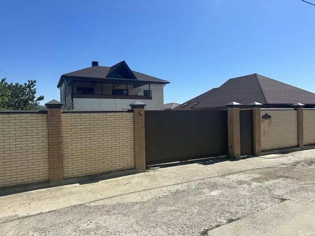 Дом в Краснодарский край, Новороссийск пер. 5-й Подгорный (230 м) - Фото 2