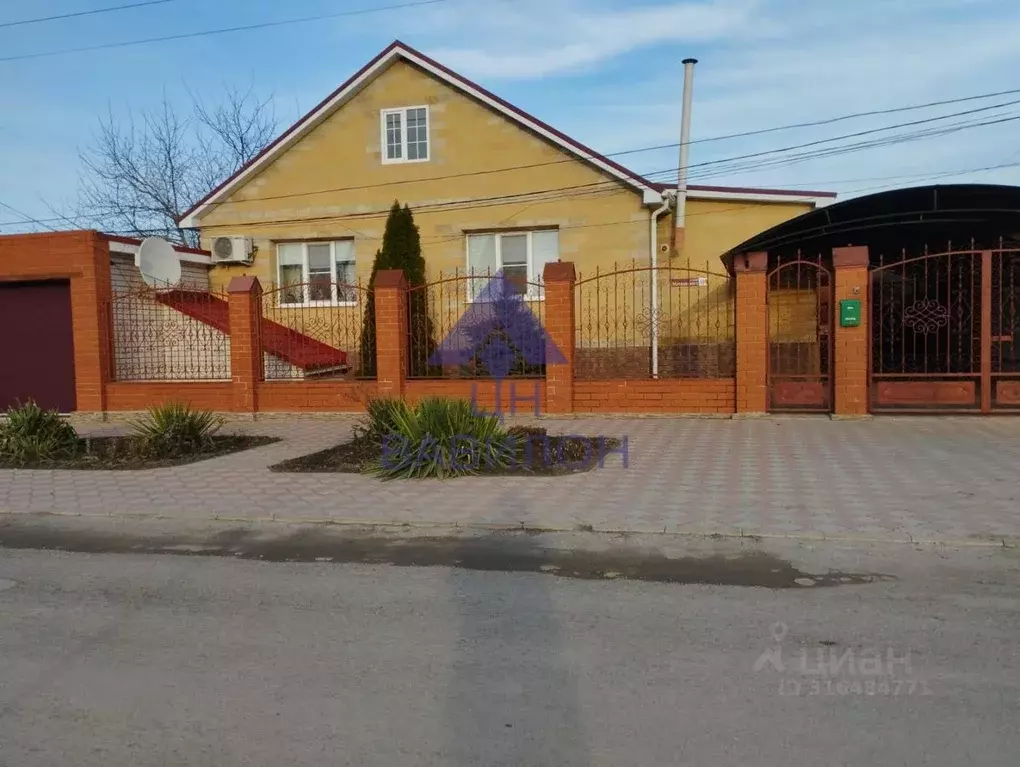 Дом в Ростовская область, Цимлянск ул. Маяковского, 106 (99 м) - Фото 0