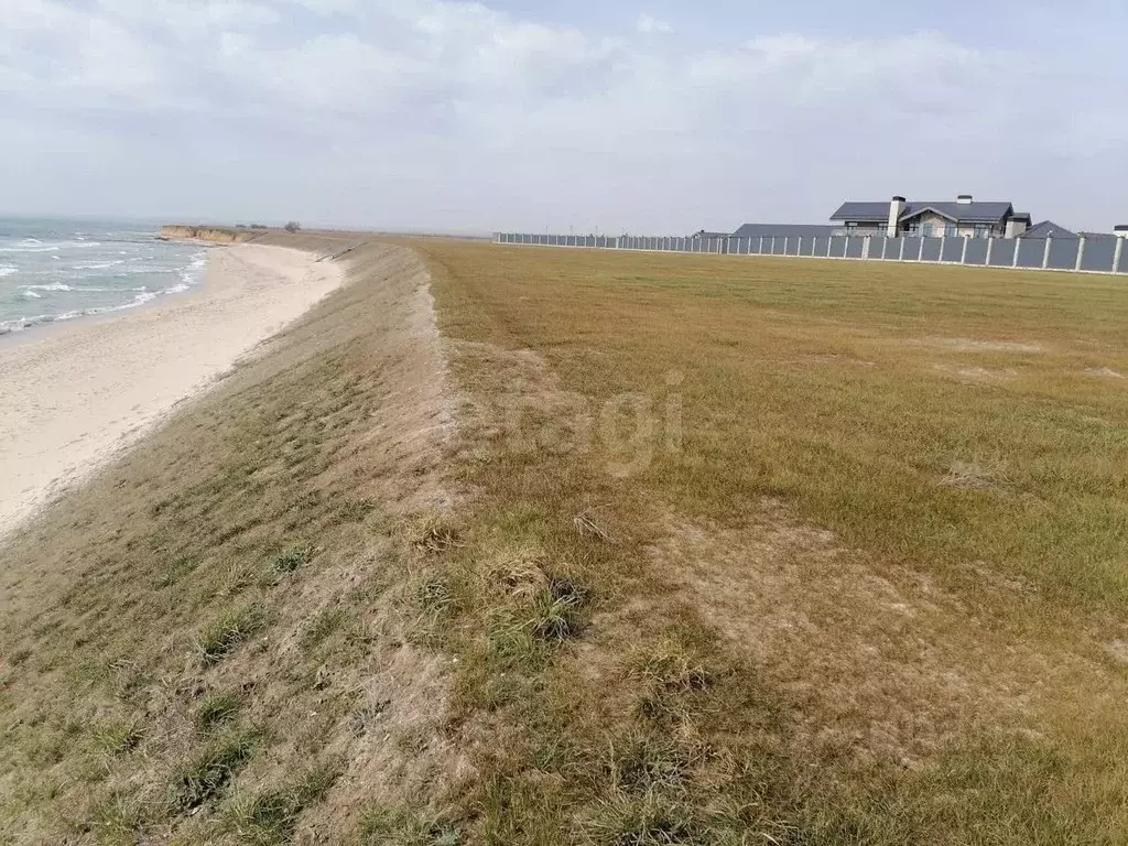 Участок в Крым, Черноморский район, Окуневское с/пос, с. Знаменское  ... - Фото 1