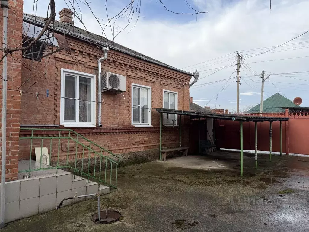 Дом в Краснодарский край, Армавир Майкопская ул., 164 (70 м) - Фото 1