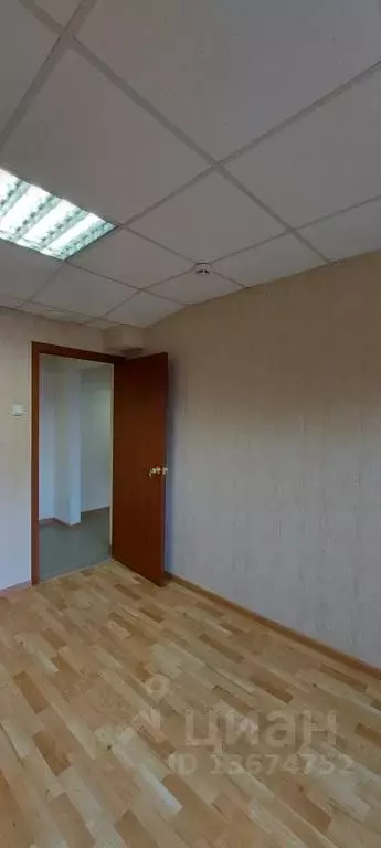 Офис в Челябинская область, Челябинск ул. Хохрякова, 40 (12 м) - Фото 1