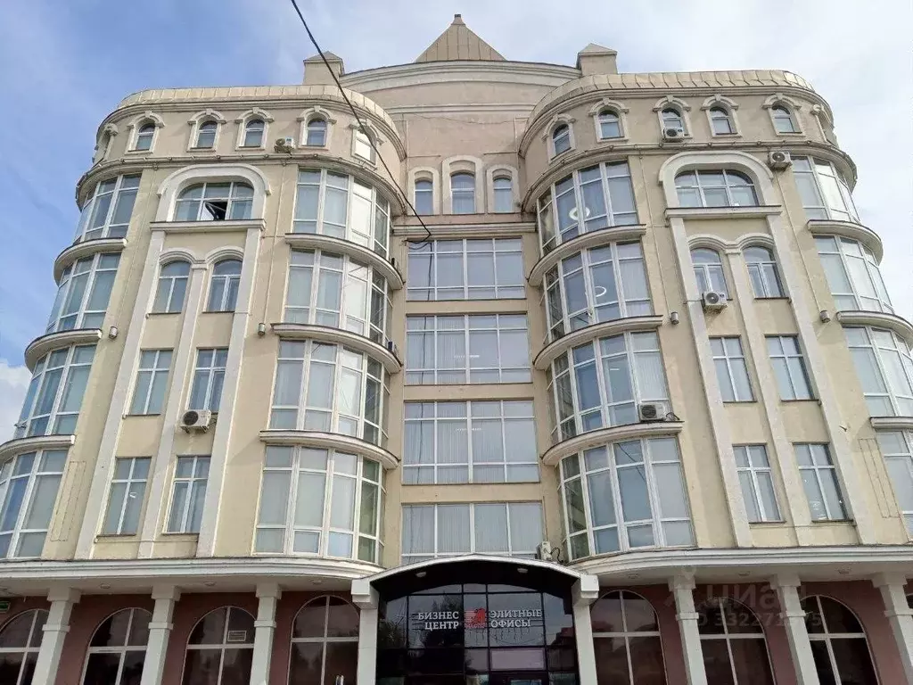 Офис в Татарстан, Казань ул. Галиаскара Камала, 41 (50 м) - Фото 1