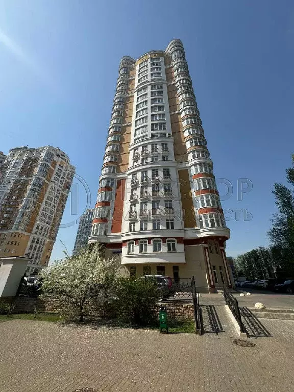 Продается 4-комнатная квартира - Фото 1