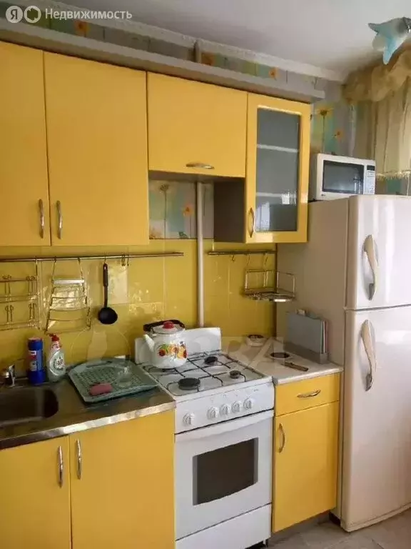 3-комнатная квартира: Тюмень, улица 50 лет Октября, 51 (56 м) - Фото 2
