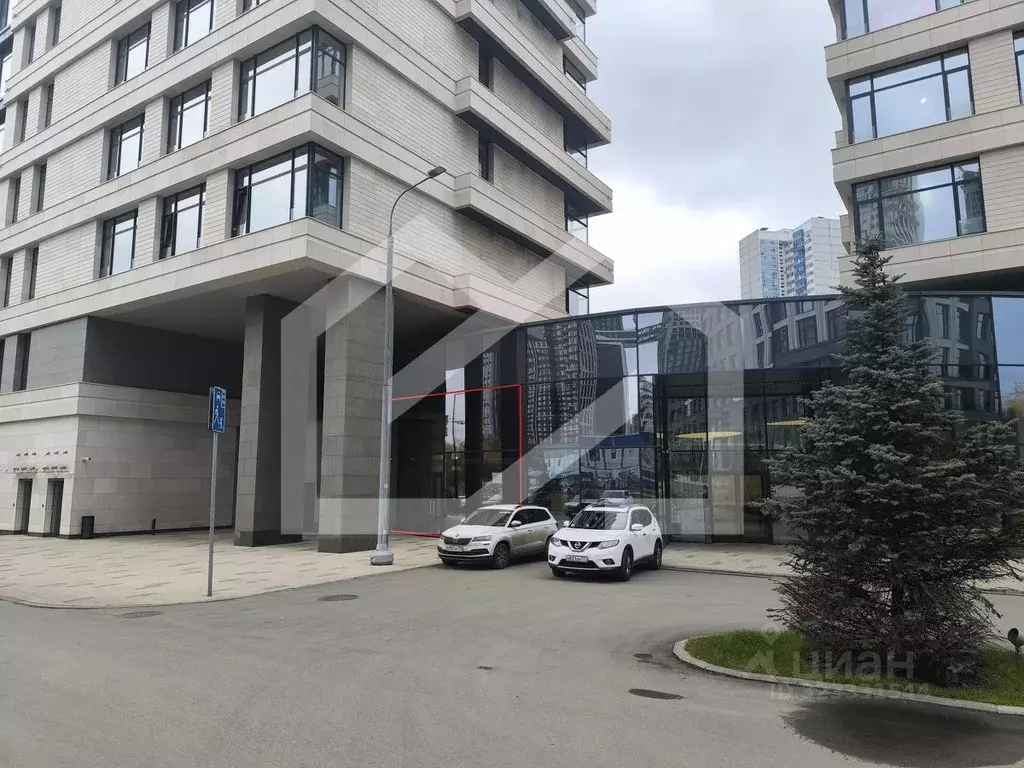 Помещение свободного назначения в Москва ул. Сергея Бондарчука, 6 (210 ... - Фото 1