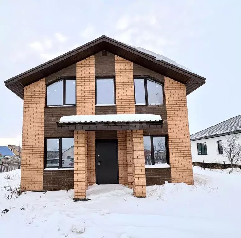 Дом в Башкортостан, Стерлитамакский район, Отрадовский сельсовет, с. ... - Фото 1