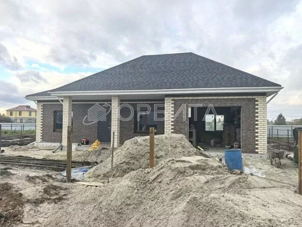 Дом в Тюменская область, Тюменский муниципальный округ, д. Ушакова  ... - Фото 1