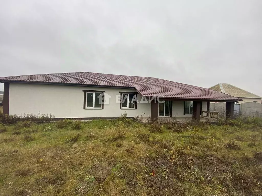 Дом в Белгородская область, Корочанский район, Мелиховское с/пос, с. ... - Фото 1