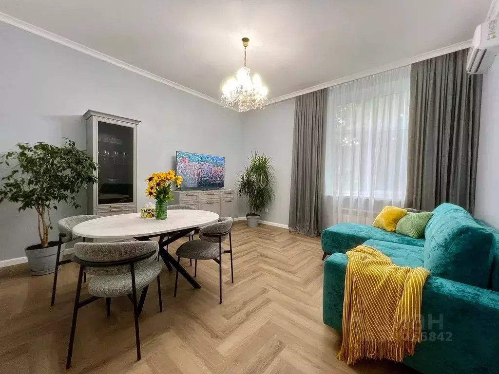 3-к кв. Приморский край, Владивосток ул. Адмирала Фокина, 22 (70.0 м) - Фото 0