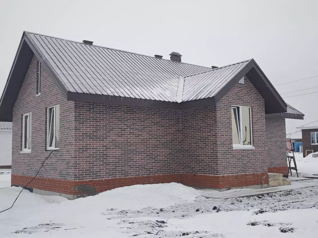 Дом в Башкортостан, Уфимский район, Дмитриевский сельсовет, д. ... - Фото 1