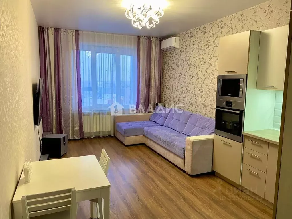 2-к кв. Кемеровская область, Кемерово просп. Шахтеров, 62Б (72.4 м) - Фото 1