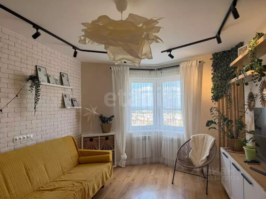 2-к кв. Калужская область, Калуга ул. Фомушина, 33 (59.8 м) - Фото 1