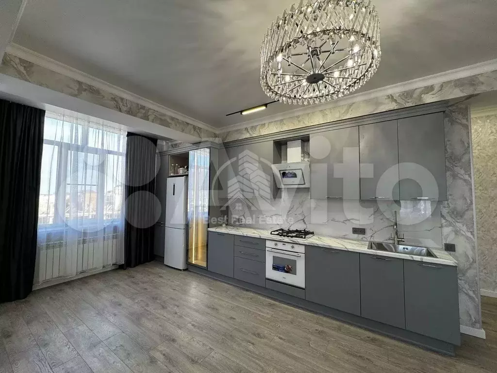 3-к. квартира, 95 м, 9/13 эт. - Фото 0