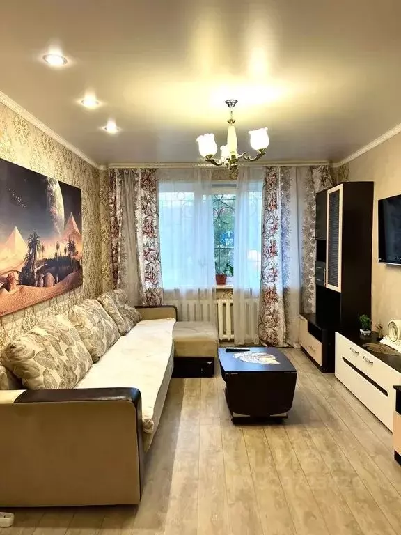 2-к кв. Тюменская область, Тобольск 6-й мкр, 15 (54.0 м) - Фото 1