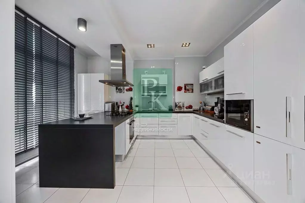 3-к кв. Севастополь ул. Партизанская, 18 (191.3 м) - Фото 1