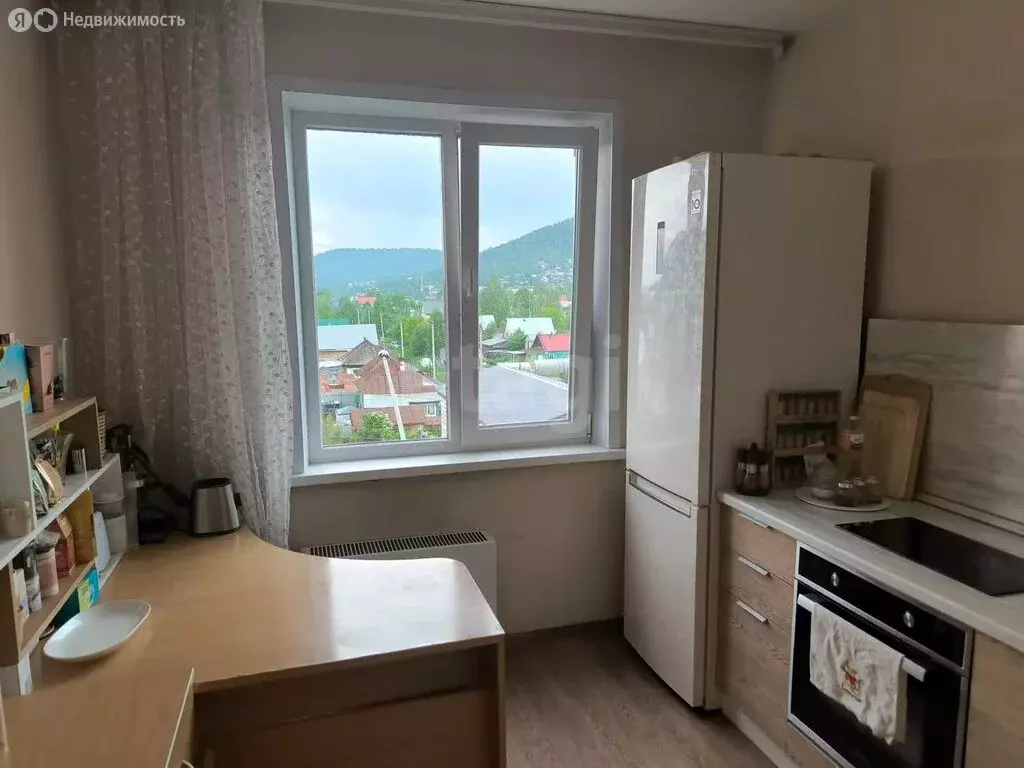 2-комнатная квартира: Междуреченск, улица Лазо, 10 (56.5 м) - Фото 0