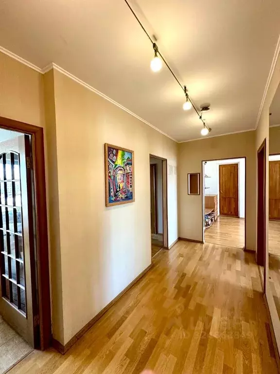 4-к кв. Белгородская область, Белгород ул. Губкина, 41 (82.1 м) - Фото 1