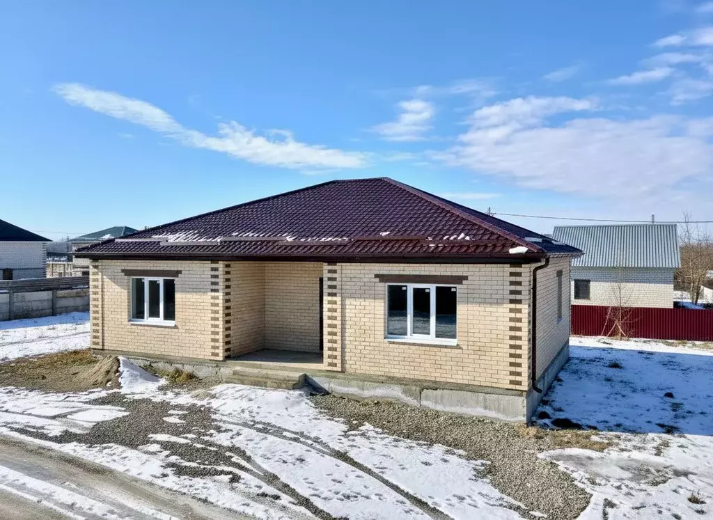 Дом в Ставропольский край, Шпаковский муниципальный округ, с. Татарка ... - Фото 1