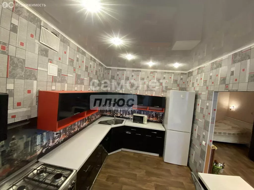 1-комнатная квартира: Октябрьский, Московский проспект, 10 (37 м) - Фото 0