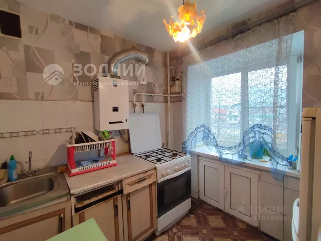 2-к кв. Чувашия, Канаш ул. Фрунзе, 13 (41.4 м) - Фото 0