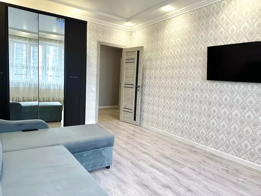 2-к кв. Татарстан, Казань ул. Аделя Кутуя, 110Дк2 (38.0 м) - Фото 1