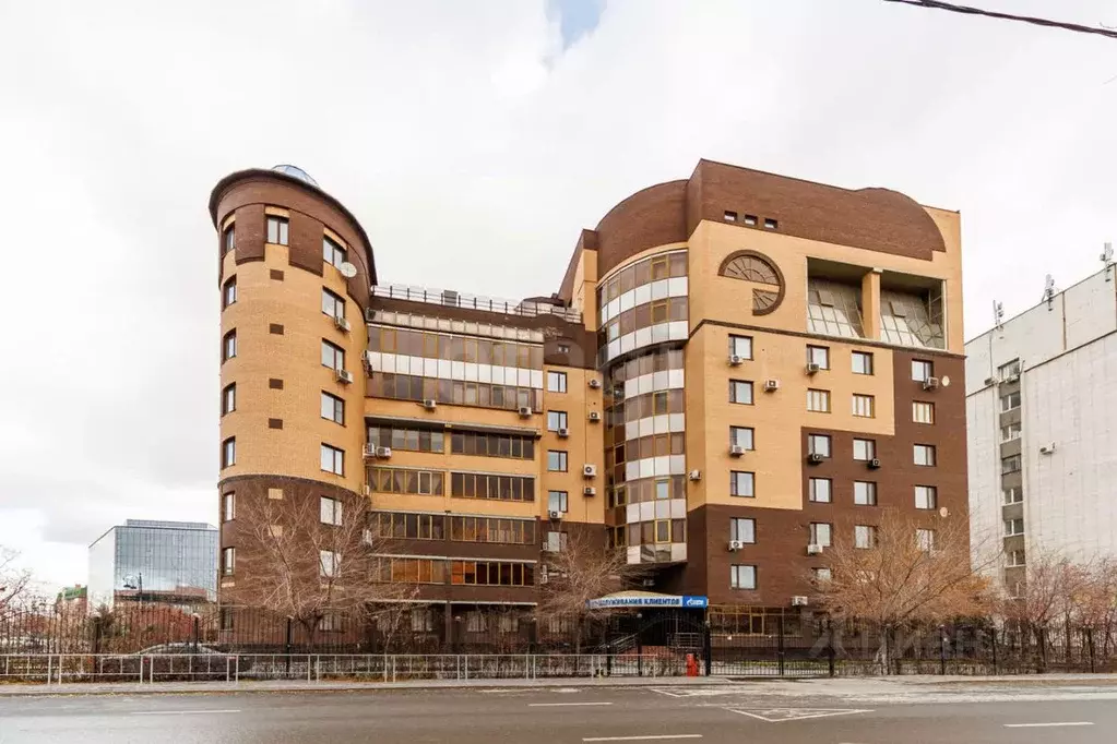 3-к кв. Тюменская область, Тюмень ул. Хохрякова, 45 (107.0 м) - Фото 0