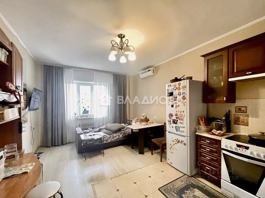 3-к кв. Белгородская область, Белгород ул. Есенина, 8 (71.0 м) - Фото 1