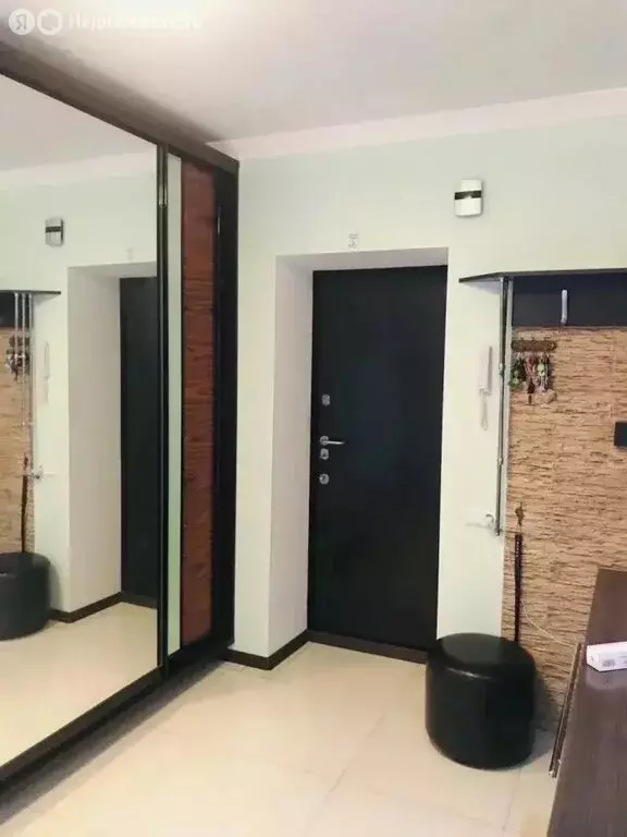 2-комнатная квартира: Евпатория, проспект Ленина, 51/50 (74 м) - Фото 1