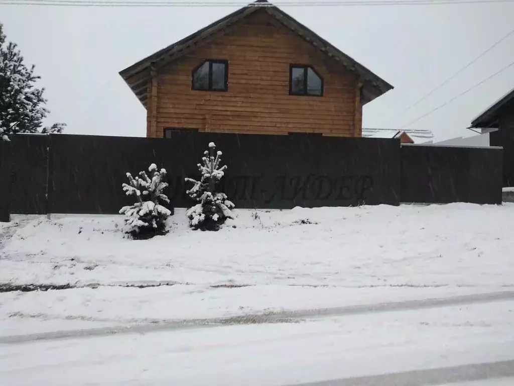 Дом в Алтай, Майминский район, с. Озерное ул. Лесная (200 м) - Фото 1
