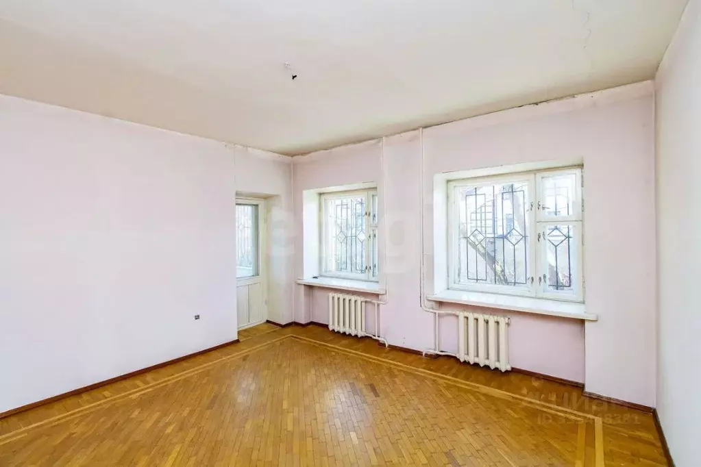3-к кв. Тюменская область, Тюмень ул. Кирова, 6 (221.8 м) - Фото 1