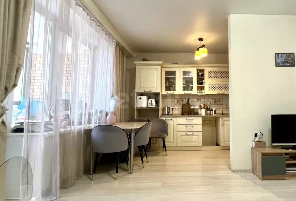 2-к кв. Красноярский край, Красноярск Взлетная ул., 7Ж (55.4 м) - Фото 1