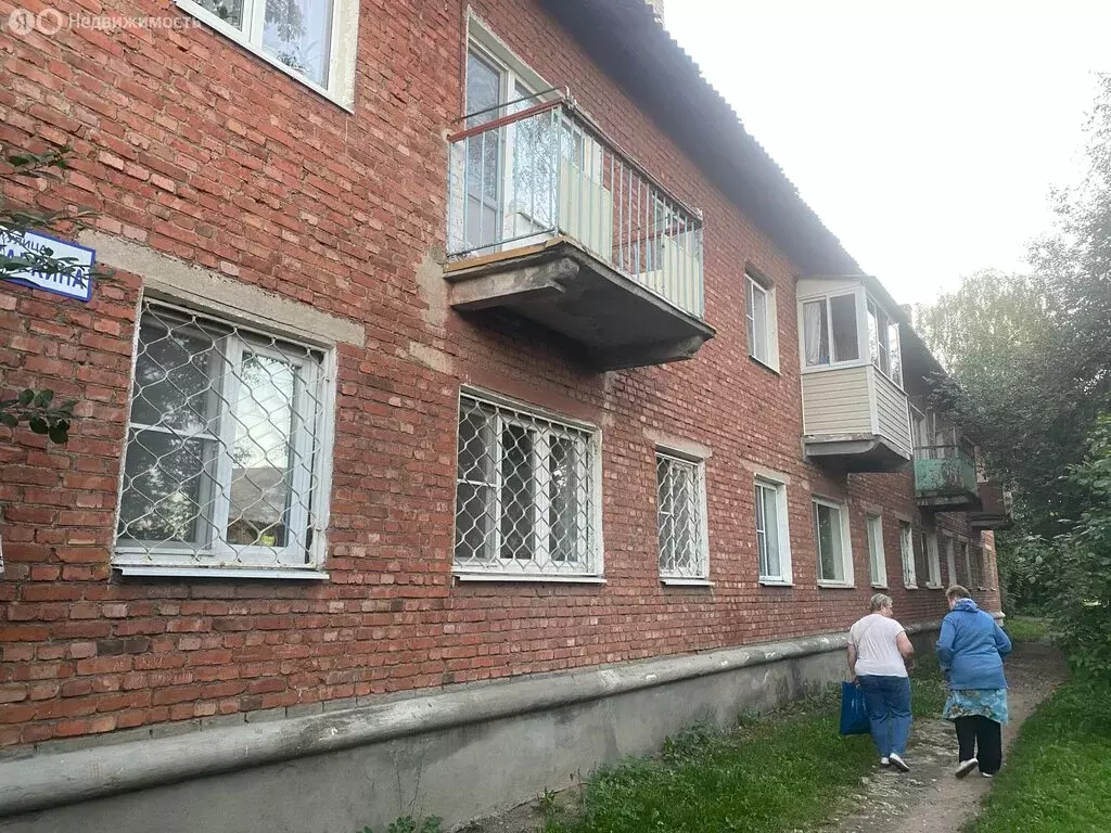 2-комнатная квартира: Серпухов, улица Захаркина, 40 (42 м) - Фото 1