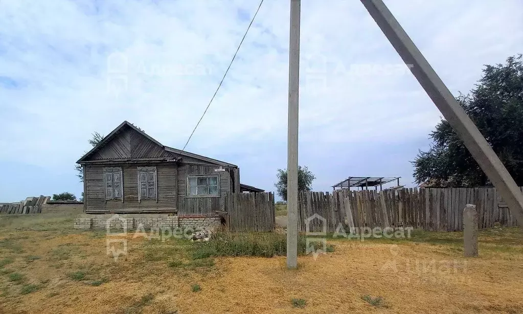 Дом в Волгоградская область, Городищенский район, с. Карповка ул. ... - Фото 0