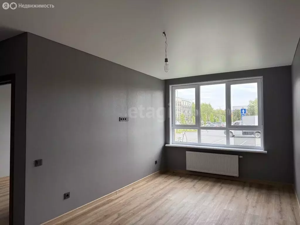2-комнатная квартира: Тюмень, улица Александра Звягина, 12 (54.7 м) - Фото 2