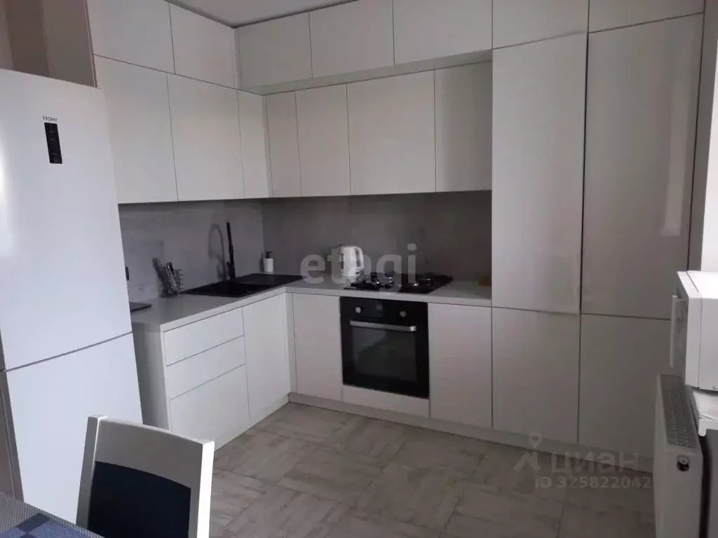 2-к кв. Адыгея, Майкоп ул. Чкалова, 84В (68.0 м) - Фото 1