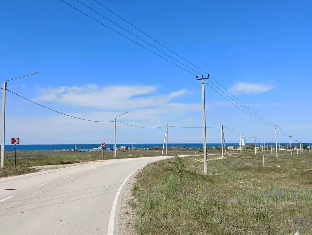 Участок в Крым, Черноморский район, Оленевское с/пос, с. Оленевка  ... - Фото 1