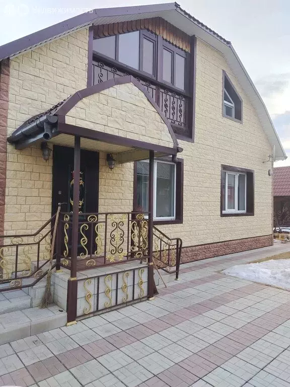 Дом в Саяногорск, 2-й Абаканский переулок (136 м) - Фото 1