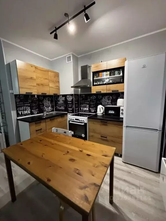 Студия Омская область, Омск Тарская ул., 259к1 (33.0 м) - Фото 1