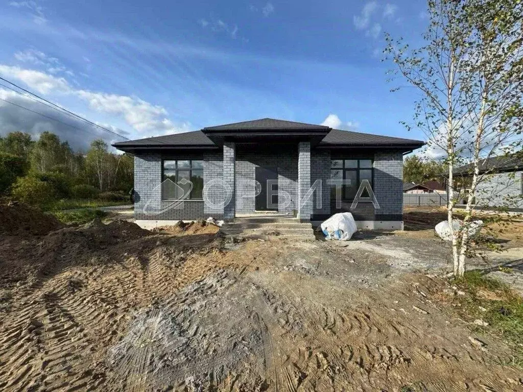 Дом в Тюменская область, Тюмень ул. Юрия Шешукова, 12 (110 м) - Фото 1