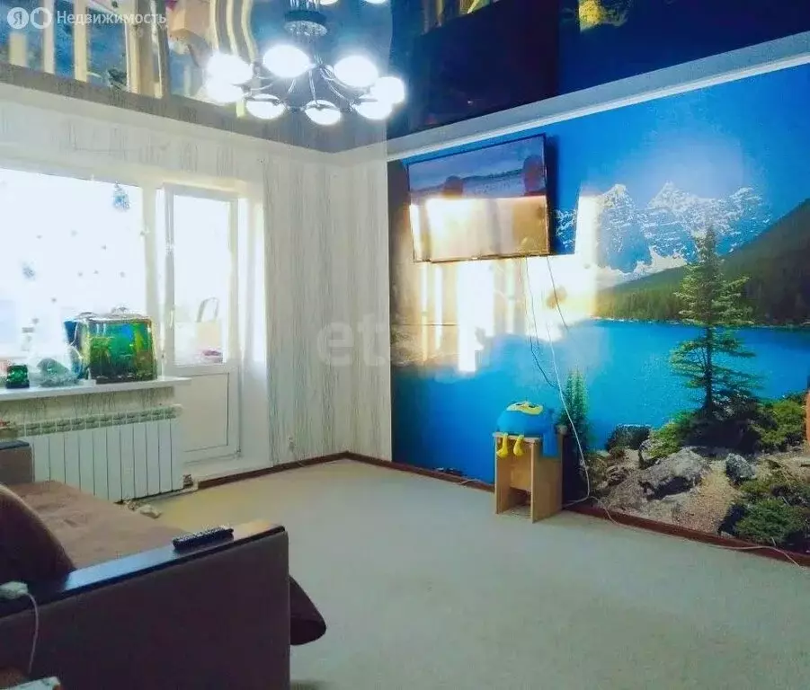 2-комнатная квартира: Еманжелинск, улица Титова, 2 (50.9 м) - Фото 1