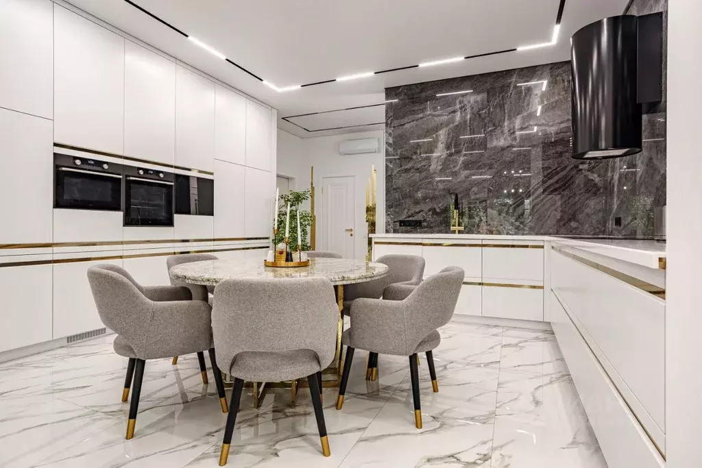 4-к кв. Краснодарский край, Краснодар ул. Баварская, 25 (181.0 м) - Фото 1