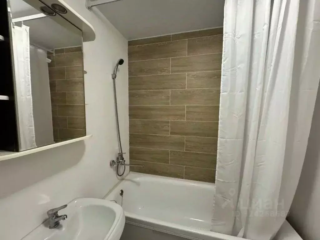 1-к кв. Удмуртия, Ижевск ул. Васнецова, 38 (35.0 м) - Фото 2