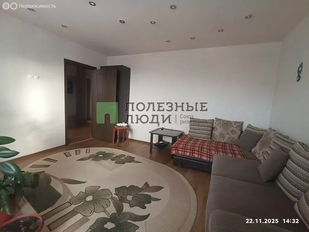 4-комнатная квартира: Красноярск, проспект 60 лет Образования СССР, 7 ... - Фото 0