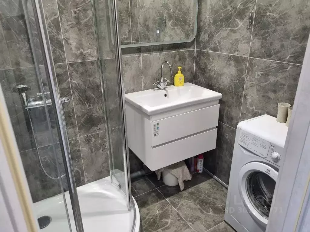 1-к кв. Татарстан, Казань ул. Рауиса Гареева, 105Б (35.0 м) - Фото 1