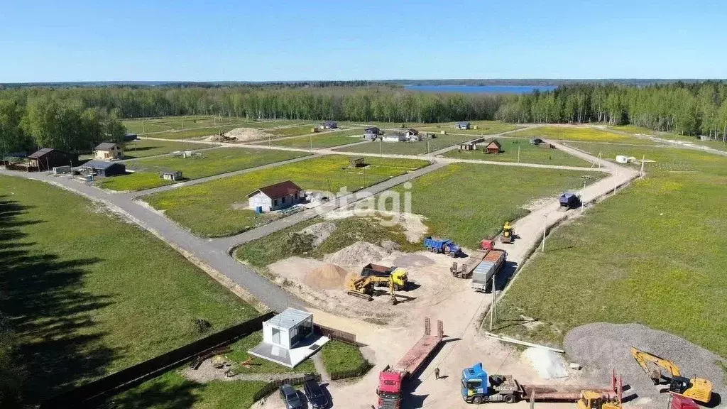 Участок в Ленинградская область, Приозерский район, Красноозерное ... - Фото 0