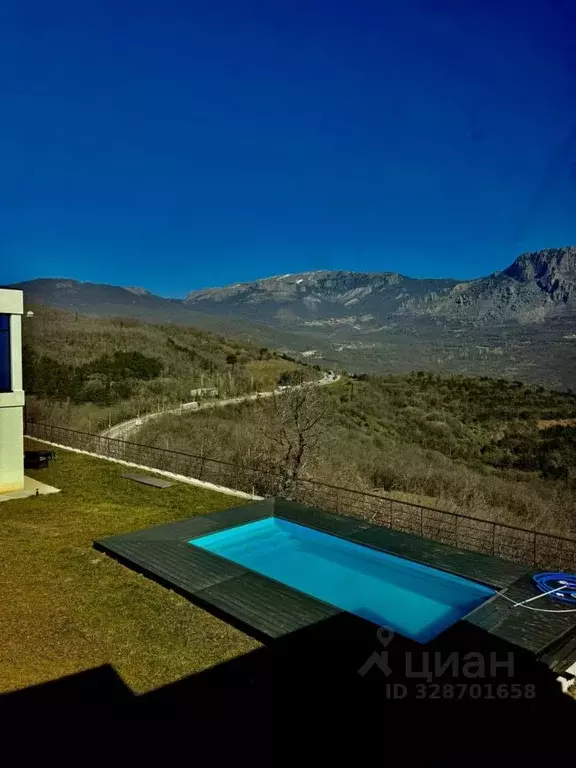 Дом в Крым, Алушта муниципальный округ, с. Верхняя Кутузовка ул. ... - Фото 1