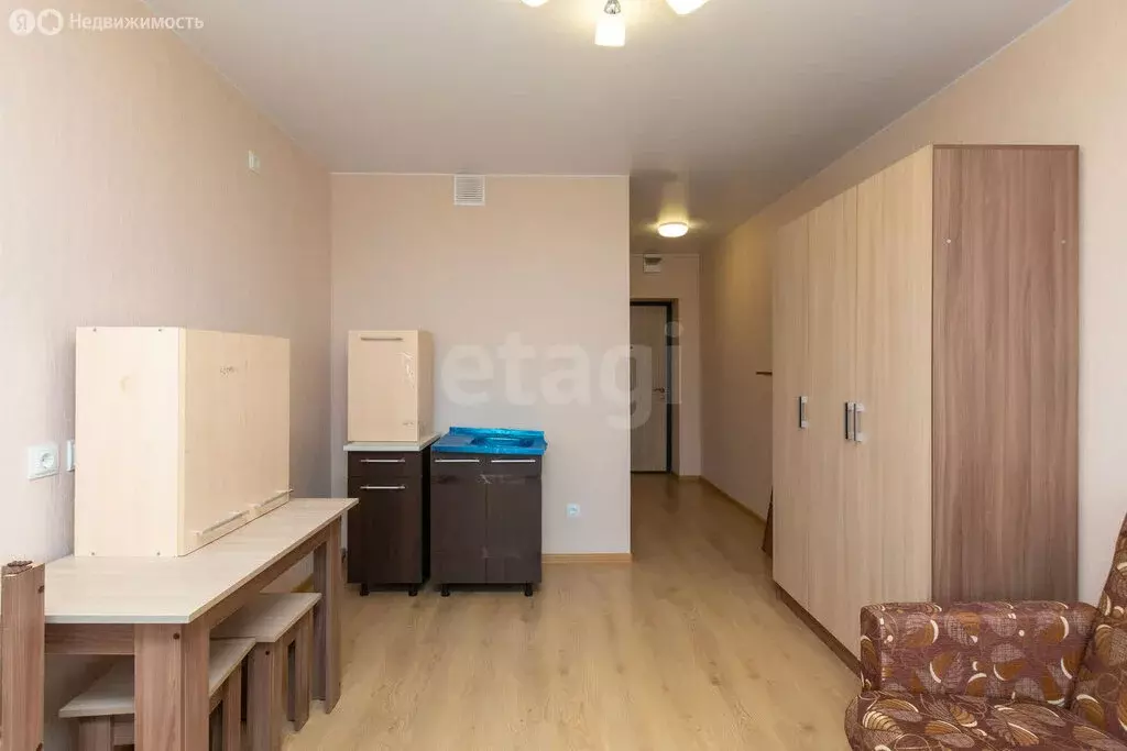 Квартира-студия: Тюмень, улица Тимофея Чаркова, 28 (20.6 м) - Фото 1