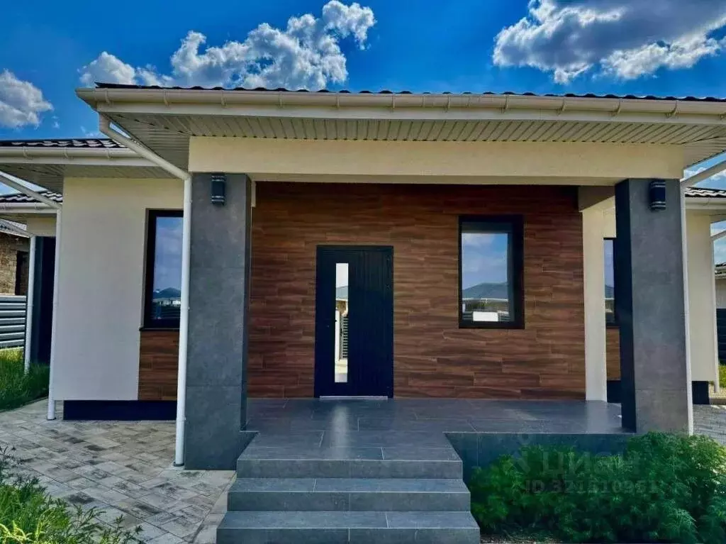 Дом в Крым, Симферопольский район, Мирновское с/пос, с. Белоглинка ул. ... - Фото 1